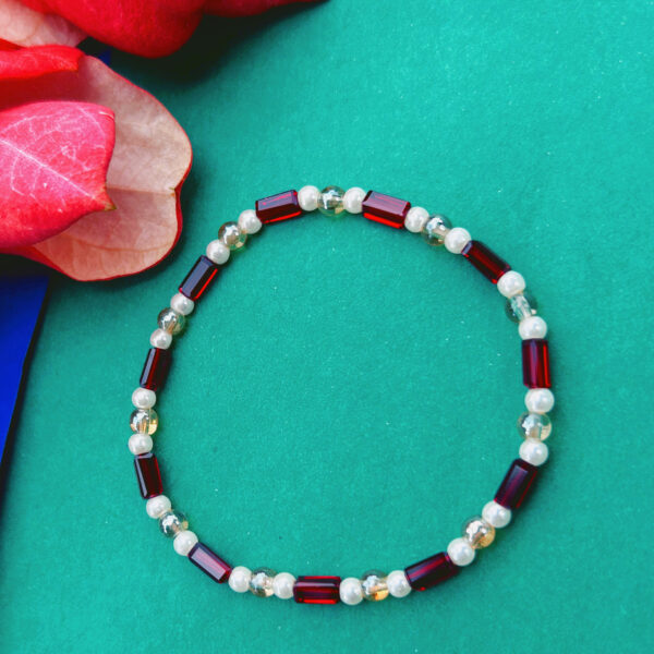 Daily Charm Combo – Frosted Beads & Pearl Bracelet Set for Daily Wear - Image 3